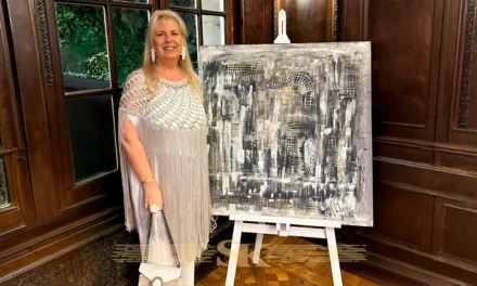 Mónica Tiezzi: “Mi arte es un puente entre lo visible y lo invisible”
